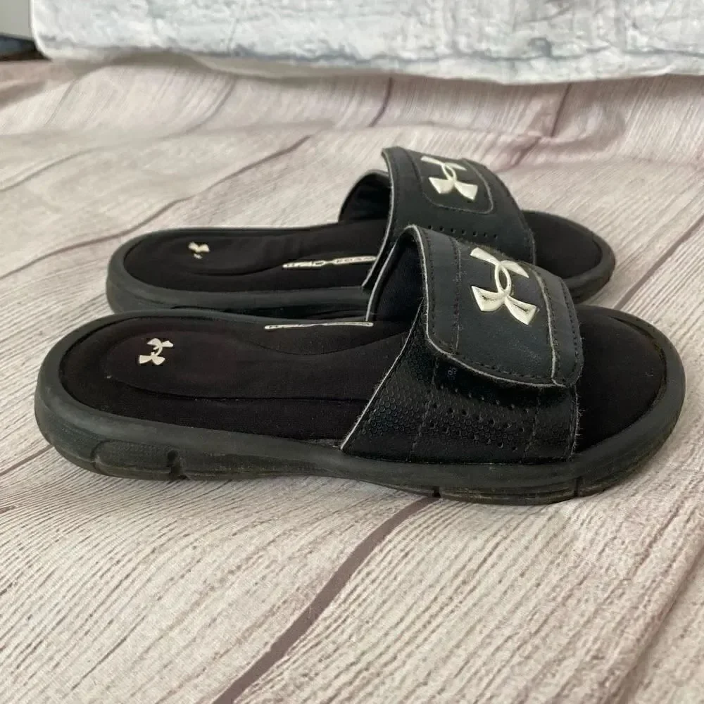 Under Armour toddler sz 12 black 4D foam comfort slides w/adjustable top strap